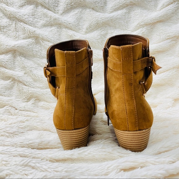 Preloved! Kenneth Cole Brown Booties Size 8 - Picture 4 of 5